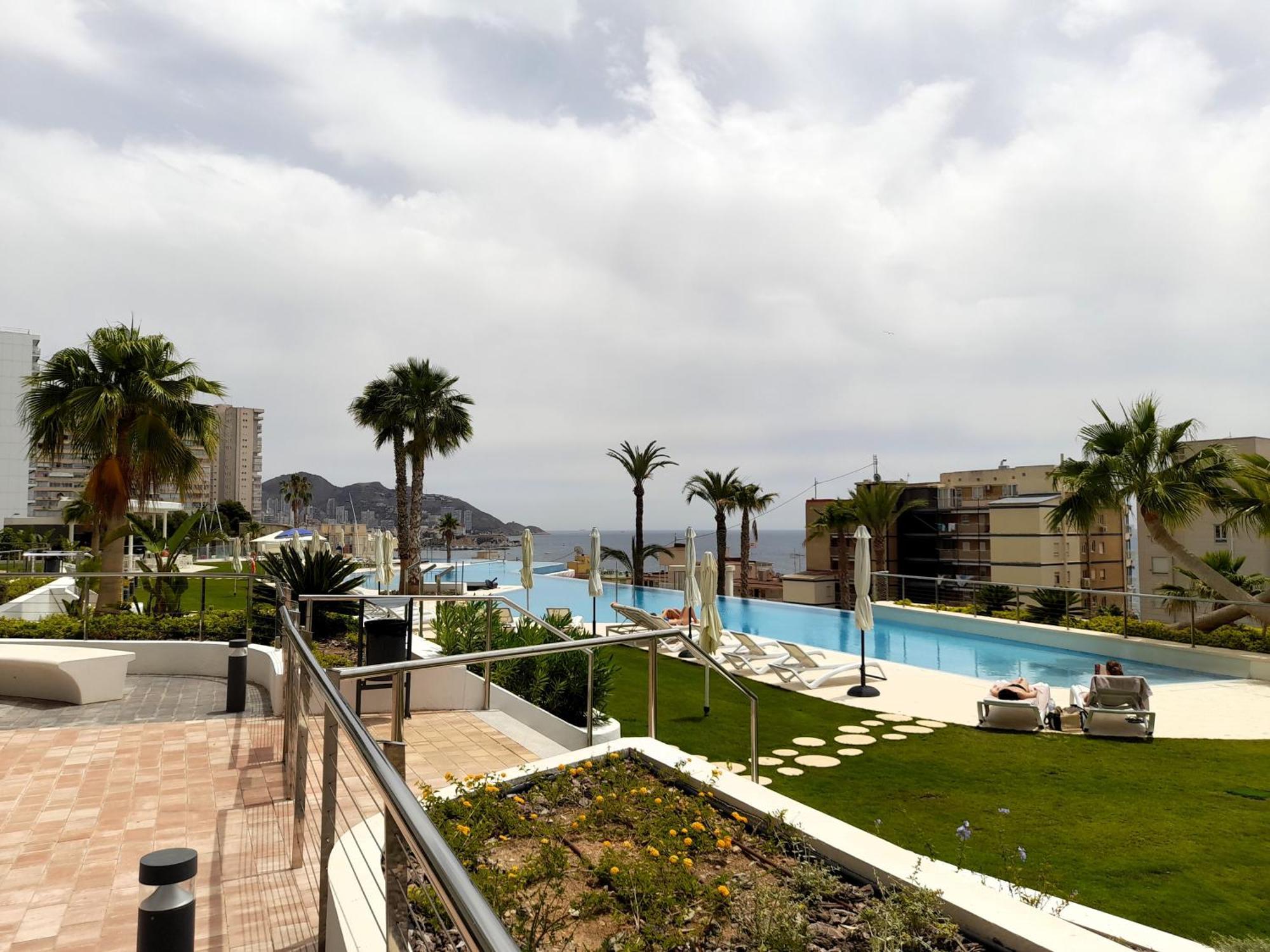 Sunset Cliffs Sea View Apartments 14 Floor Benidorm Eksteriør billede